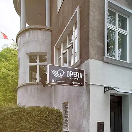 Albergue Opera *