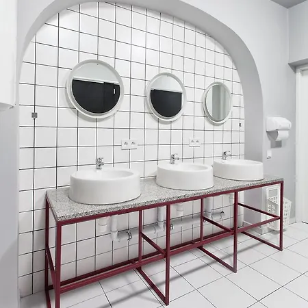 Opera Hostal *