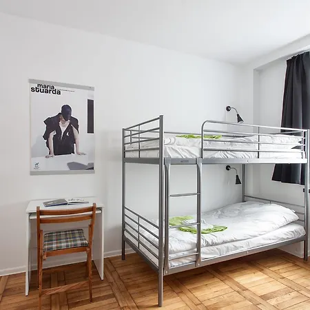 Hostal Opera